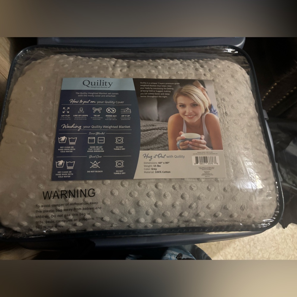 Plush Dotted Weighted Blanket - Light Gray